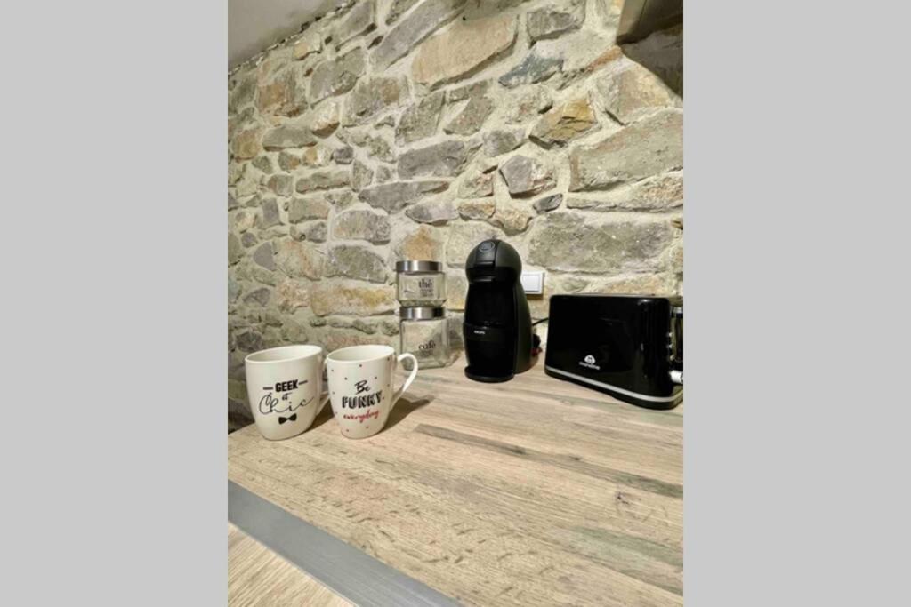 Apartamento LE JAD Joli F2 proche Gare, Arènes avec terrasse privée Nimes Exterior foto